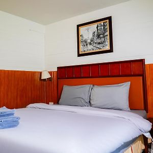 Standard Zimmer mit Kingsize-Bett